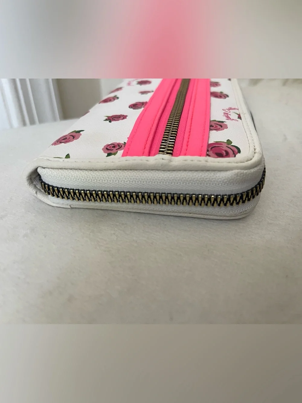 Juicy Couture White Floral Zip Wallet